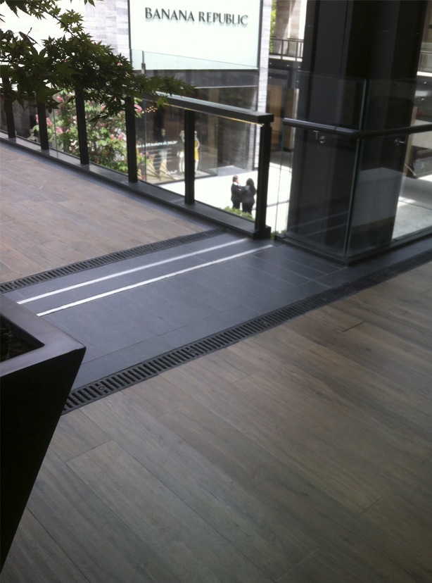Canaletas Insytec ULMA Mall Casa Costanera