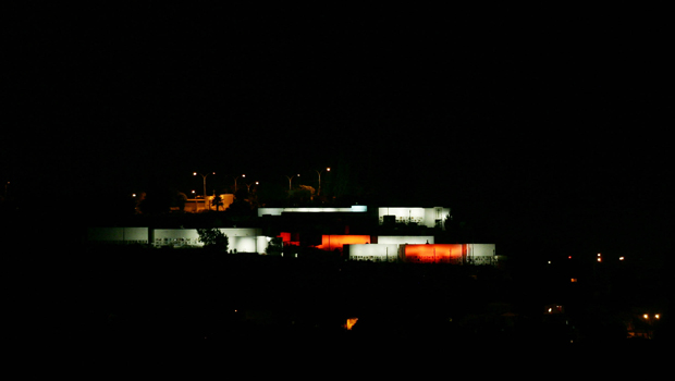 Fachada iluminada Cementerio de Quillota