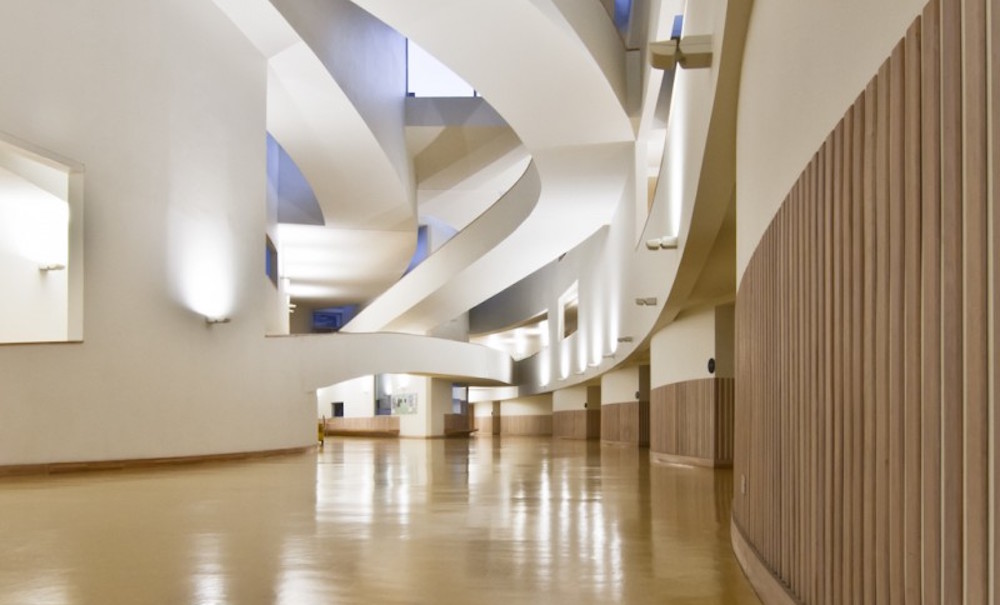 Piso de Lin&oacute;leo marca Armstrong en Universidad Adolfo Iba&ntilde;ez