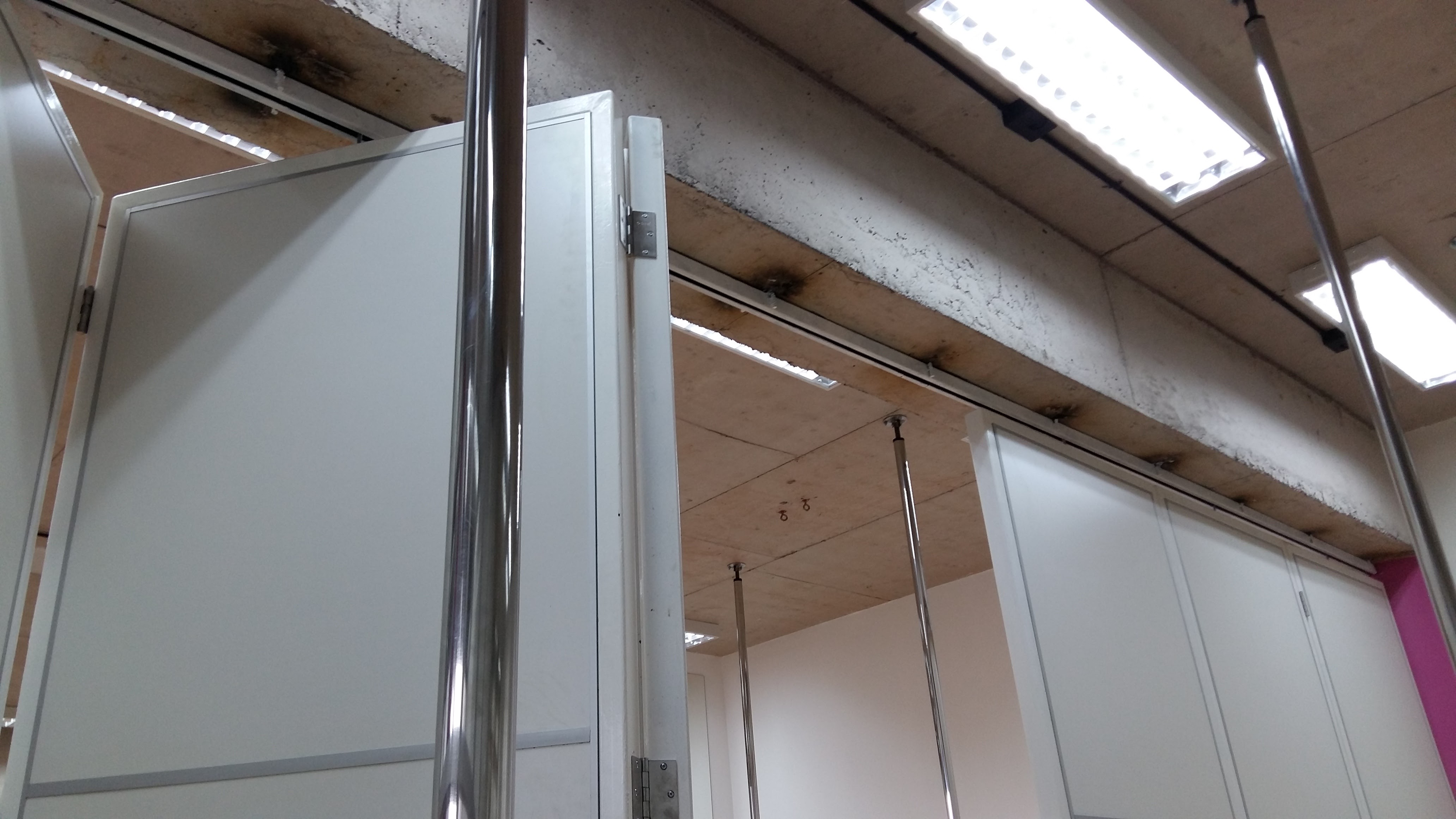 Tabique Plegable para Academia de Danza, Invictus